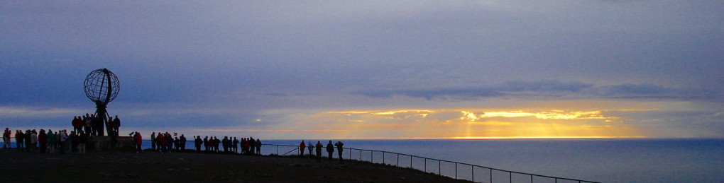 1570px-Nordkapp_2010